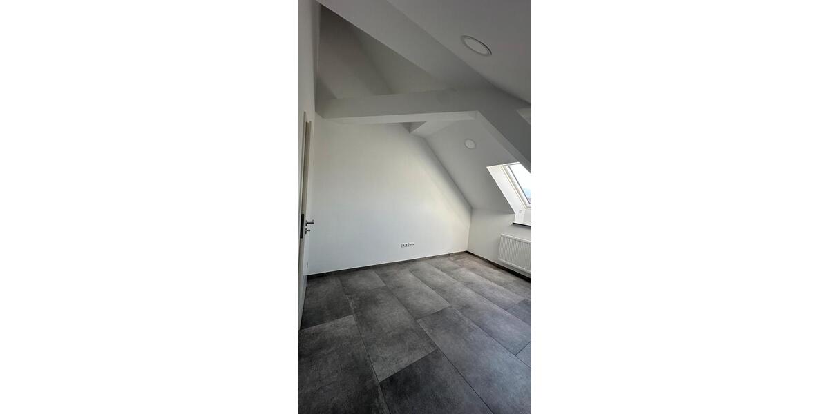 Dachgeschoßwohnung Maikammer - 3 Zimmer, 74 m&sup2;, 810&euro; | Angebot:25619932