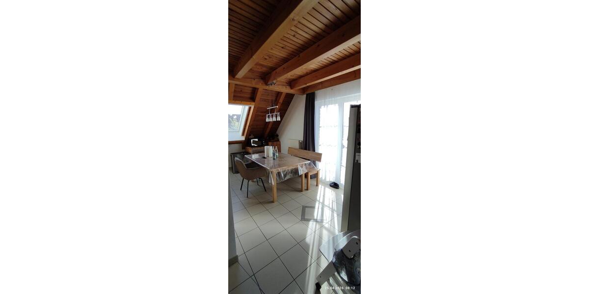 Dachgeschoßwohnung Üchtelhausen - 4 Zimmer, 140 m&sup2;, 900&euro; | Angebot:26506554