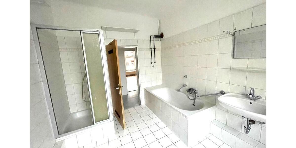 Etagenwohnung Wilhelmshaven - 4 Zimmer, 100 m&sup2;, 650&euro; | Angebot:26442920