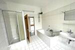 Etagenwohnung Wilhelmshaven - 4 Zimmer, 100 m&sup2;, 650&euro; | Angebot:26442920