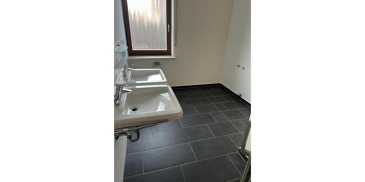 Erdgeschoßwohnung Neunburg vorm Wald - 2 Zimmer, 98 m&sup2;, 950&euro; | Angebot:26051474