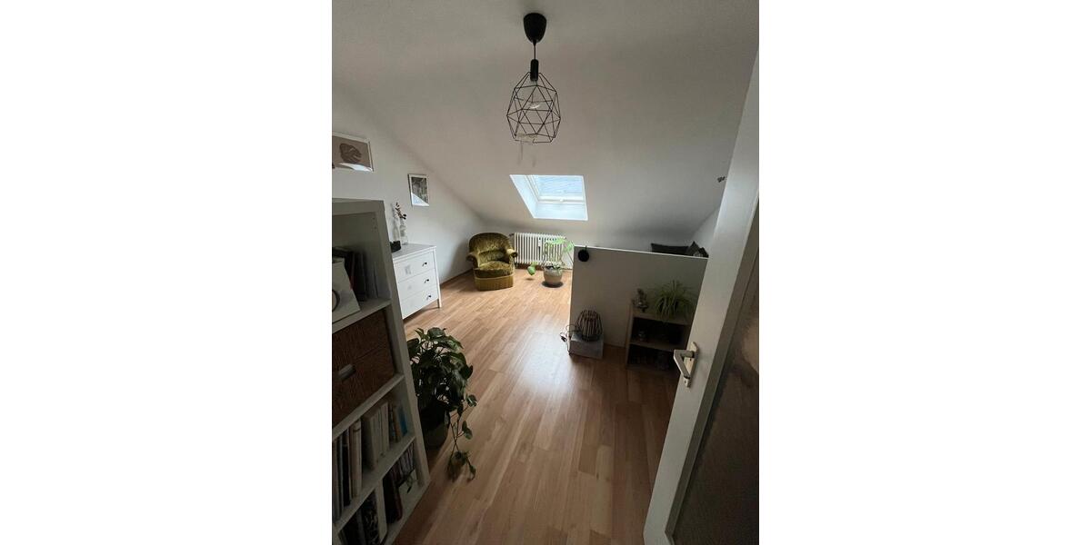 Dachgeschoßwohnung Saarbrücken - 3 Zimmer, 76 m&sup2;, 800&euro; | Angebot:26349371