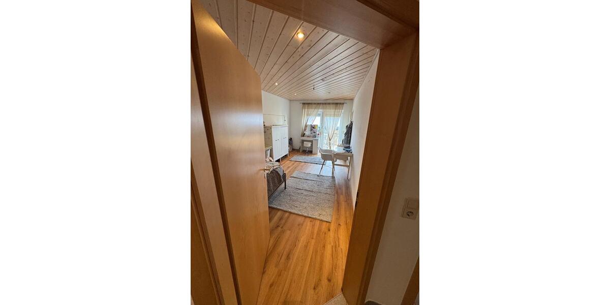 Einfamilienhaus Salem - 5 Zimmer, 180 m&sup2;, 1.750&euro; | Angebot:24705443