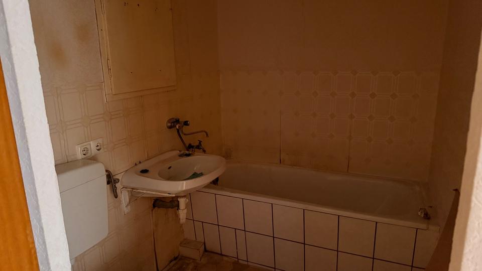 Biete eine 2 Raumwohnung im Erdgeschoss 2 zimmer