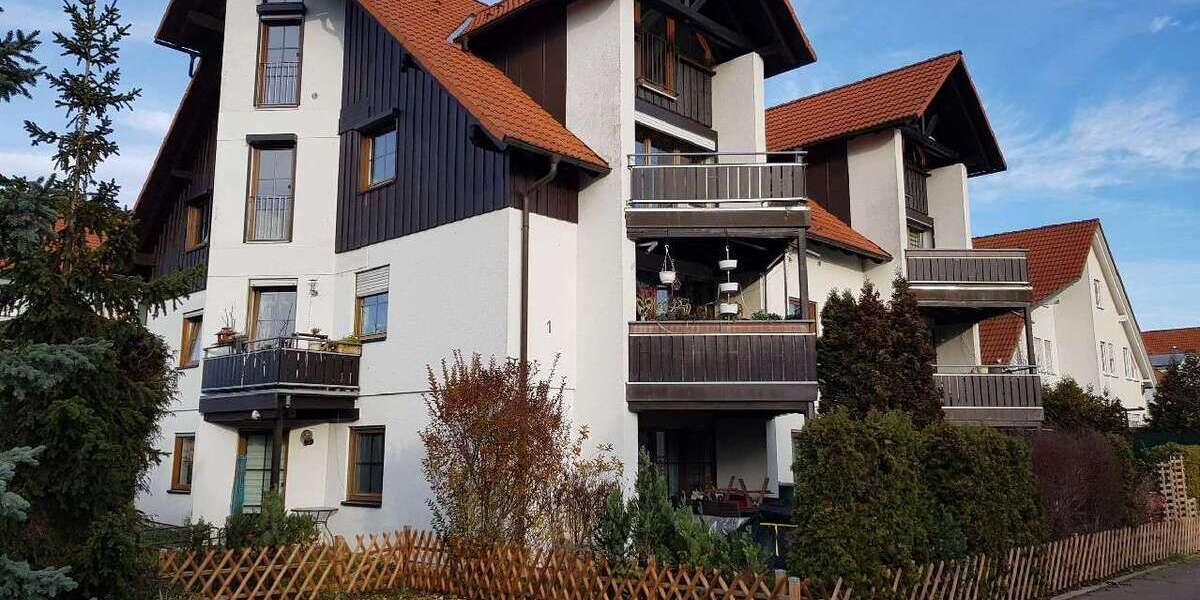 Etagenwohnung Schkopau Ermlitz - 2 Zimmer, 93 m&sup2;, 885&euro; | Angebot:25135999