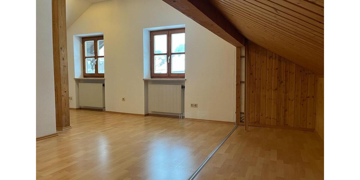 Dachgeschoßwohnung Schwindegg - 2 Zimmer, 51 m&sup2;, 550&euro; | Angebot:25642027