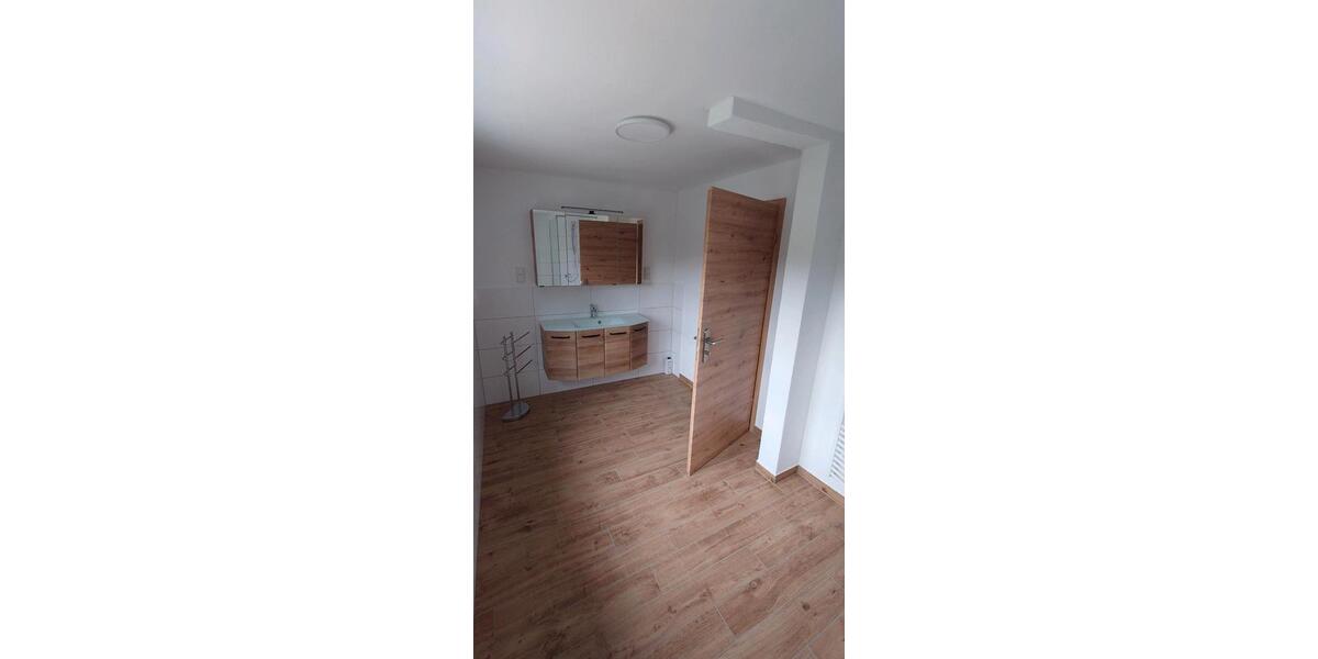 Etagenwohnung Freisen - 3 Zimmer, 95 m&sup2;, 695&euro; | Angebot:26641400