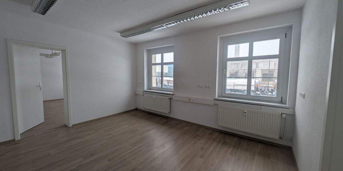 Gewerbeobjekt Bitterfeld-Wolfen Bitterfeld - 4 Zimmer, 75 m&sup2;, 630&euro; | Angebot:25748404
