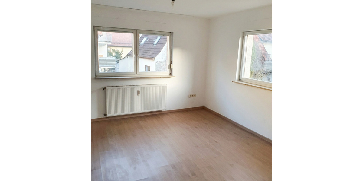 Etagenwohnung Bad Mergentheim - 4 Zimmer, 85 m&sup2;, 800&euro; | Angebot:25332641