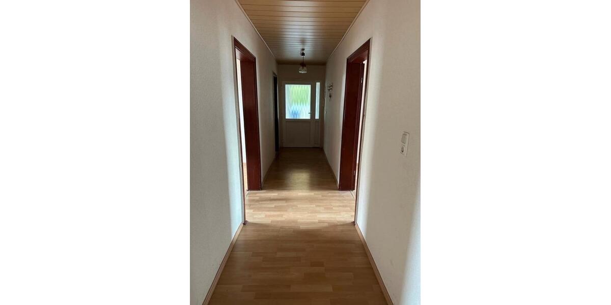Erdgeschoßwohnung Bebra - 4 Zimmer, 100 m&sup2;, 750&euro; | Angebot:27554822