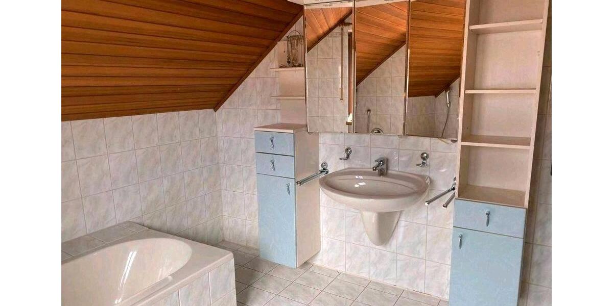 Dachgeschoßwohnung Regensburg Brandlberg - 2.5 Zimmer, 75 m&sup2;, 925&euro; | Angebot:26519043