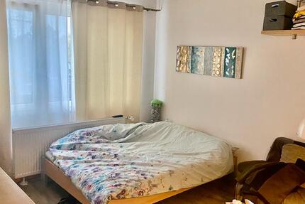 Nachmietere für 1-Zimmer-Wohnung mit Balkon und Küche
