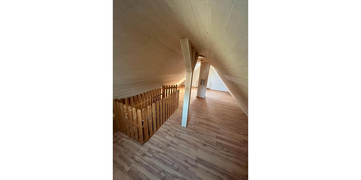 Dachgeschoßwohnung Vaihingen an der Enz - 2.5 Zimmer, 60 m&sup2;, 700&euro; | Angebot:24751556