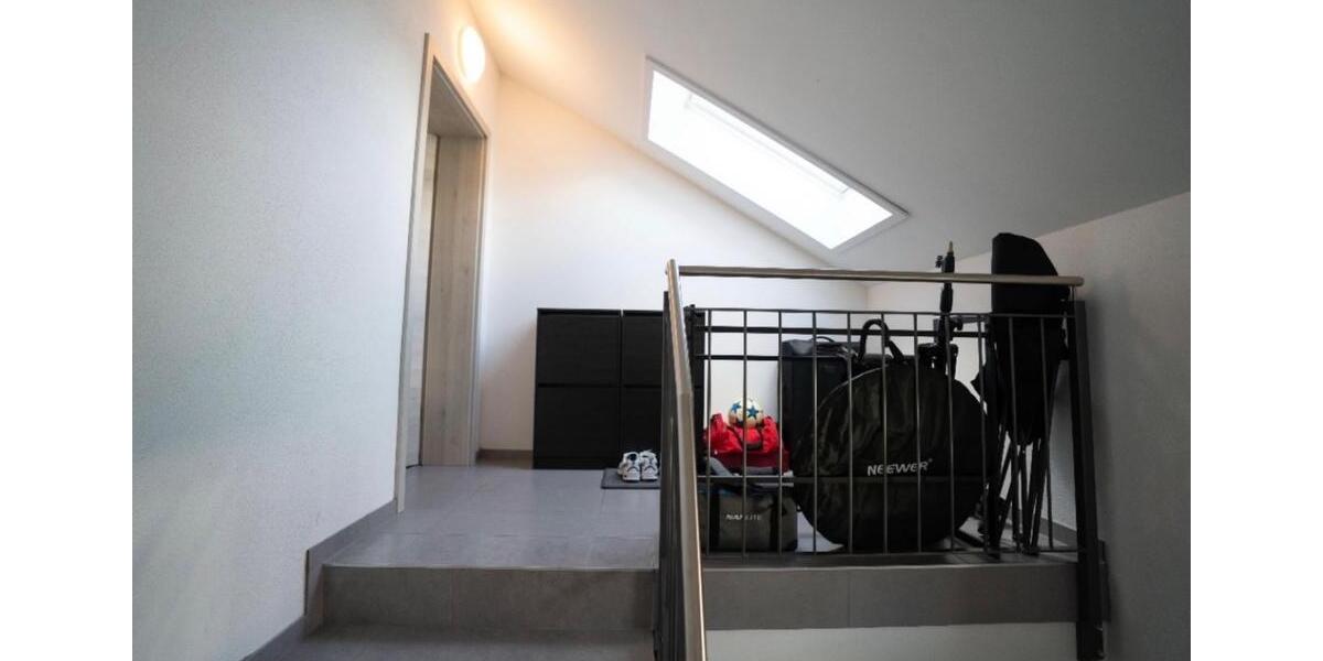 Dachgeschoßwohnung Moosthenning - 3 Zimmer, 70 m&sup2;, 750&euro; | Angebot:25852494