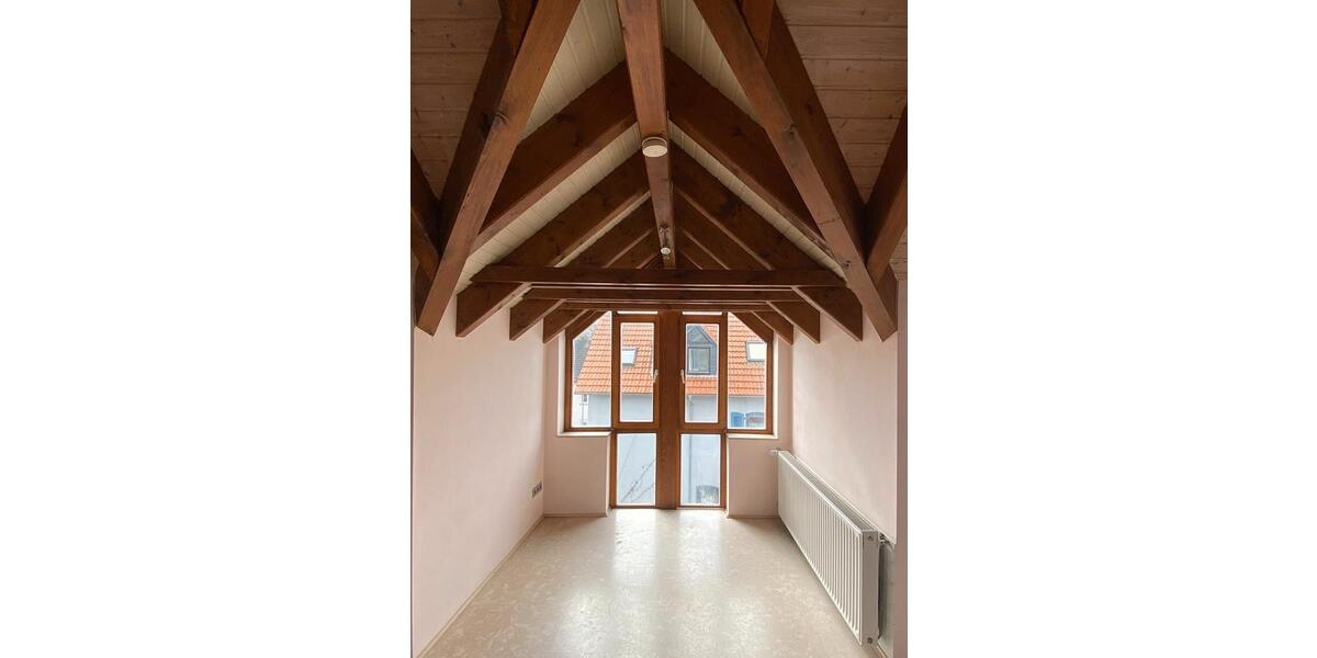 Etagenwohnung Idstein - 4 Zimmer, 130 m&sup2;, 1.300&euro; | Angebot:26482961