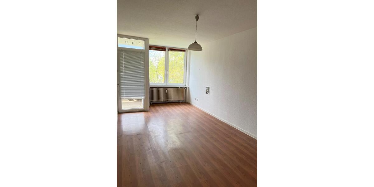 Sanierte 1 Zimmer Wohnung in zentral gelegenem Hochhaus 1 zimmer