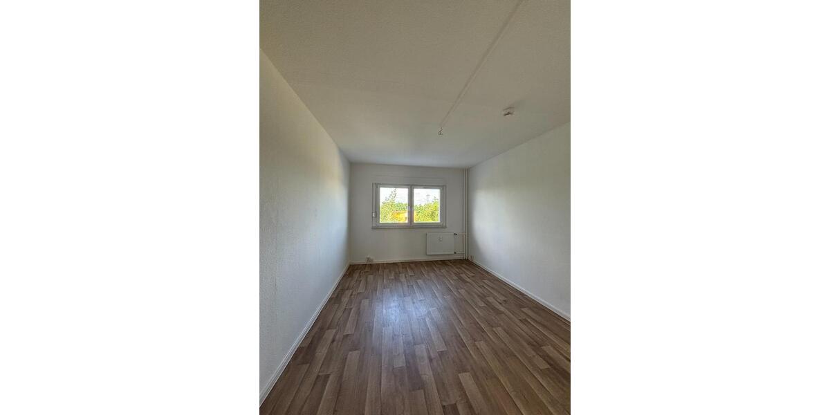 Etagenwohnung Gräfenhainichen - 3 Zimmer, 70 m&sup2;, 440&euro; | Angebot:23566519