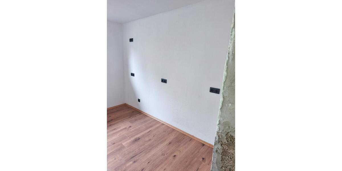 Hochparterre Eningen unter Achalm - 4 Zimmer, 83 m&sup2;, 1.200&euro; | Angebot:25045589