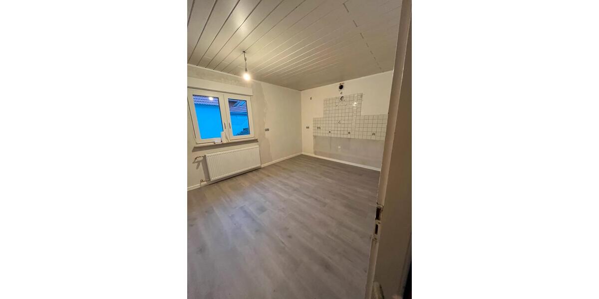 Etagenwohnung Fernwald - 5 Zimmer, 130 m&sup2;, 1.250&euro; | Angebot:24743021