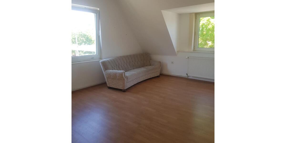 Dachgeschoßwohnung Eschershausen - 2.5 Zimmer, 90 m&sup2;, 500&euro; | Angebot:26690145