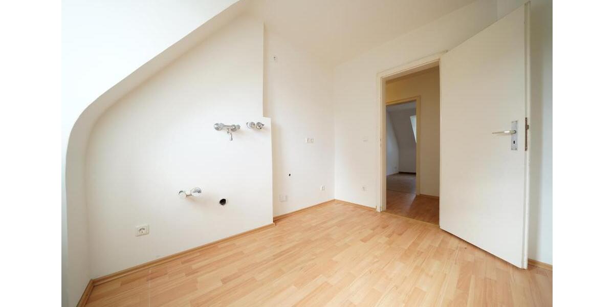 Dachgeschoßwohnung Bebra - 3 Zimmer, 54 m&sup2;, 385&euro; | Angebot:26553858