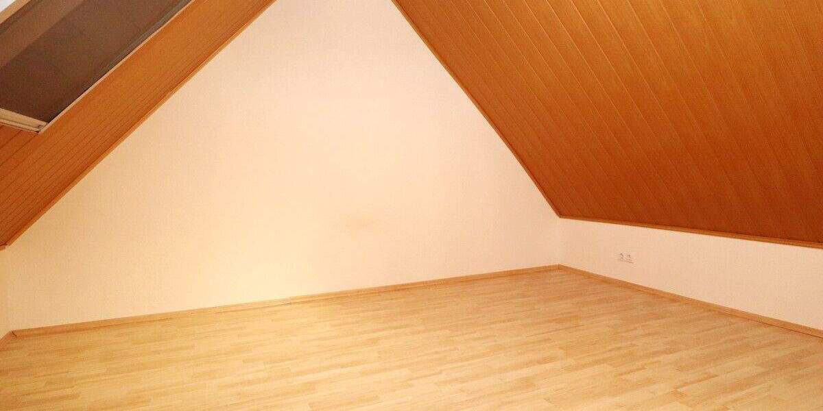 Großräumige 2,5-Zimmer Wohnung auf zwei Ebenen in Henstedt-Ulzburg 2 zimmer