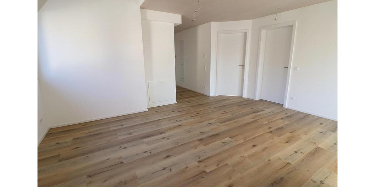 Lichtdurchflutete Maisonette-Wohnung mit zwei Balkonen in Mehrstetten - Erstbezug! 4 zimmer
