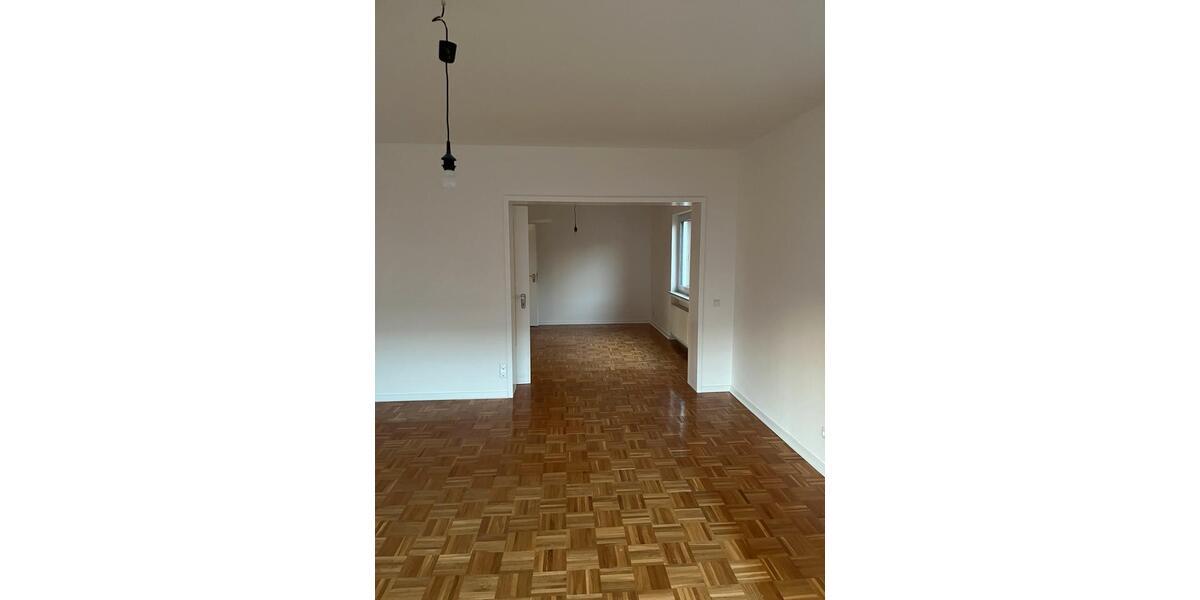 Etagenwohnung Gladenbach - 3 Zimmer, 117 m&sup2;, 1.315&euro; | Angebot:26241348