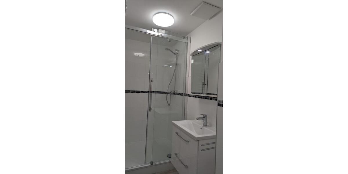 4-Zimmerwohnung Lohhof 1 min zur S-Bahn Flughafen nah 4 zimmer