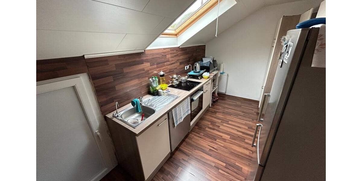 2 Zimmer Dachgeschoss Wohnung Oststadt 2 zimmer