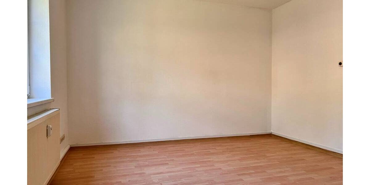 Etagenwohnung Plauen Reusa - 3 Zimmer, 64 m&sup2;, 354&euro; | Angebot:26388916