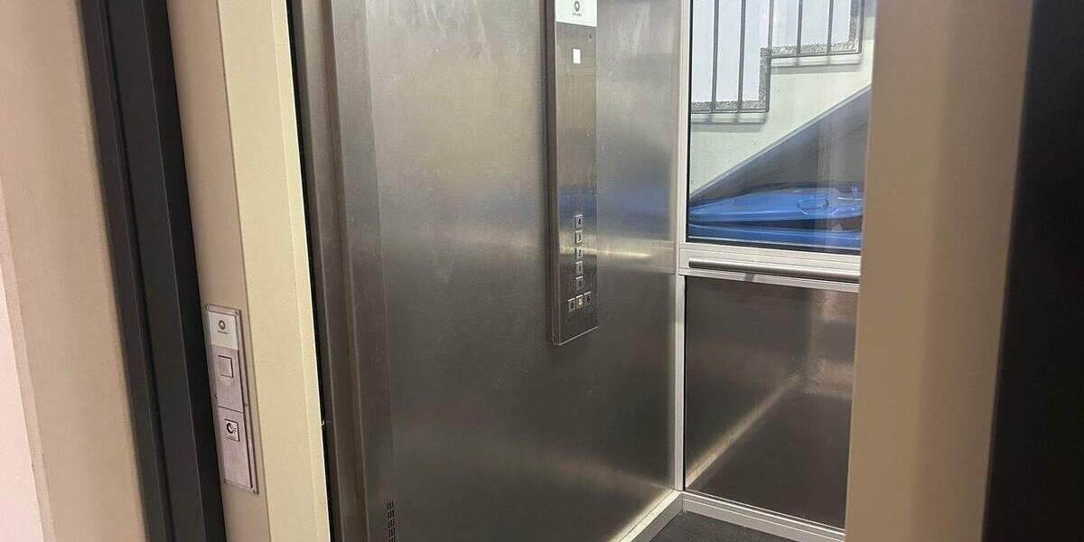 Etagenwohnung Weißenfels - 3 Zimmer, 109 m&sup2;, 800&euro; | Angebot:25770425