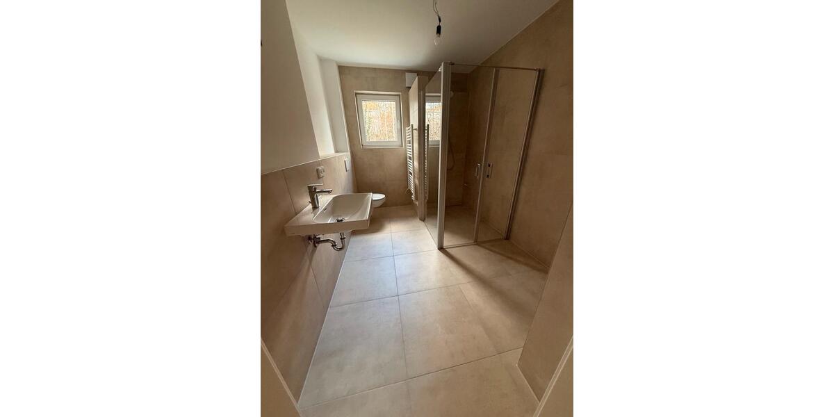 Terrassenwohnung Tegernheim - 3 Zimmer, 88 m&sup2;, 1.775&euro; | Angebot:25613971