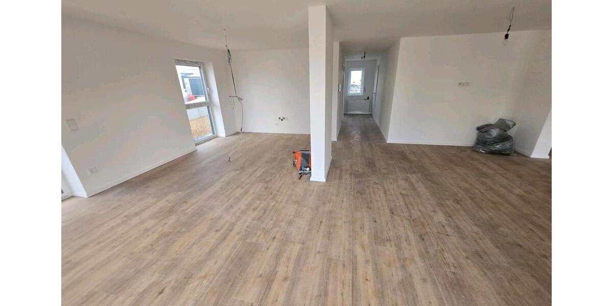 Erdgeschoßwohnung Buchen (Odenwald) - 4 Zimmer, 130 m&sup2;, 1.500&euro; | Angebot:25867109