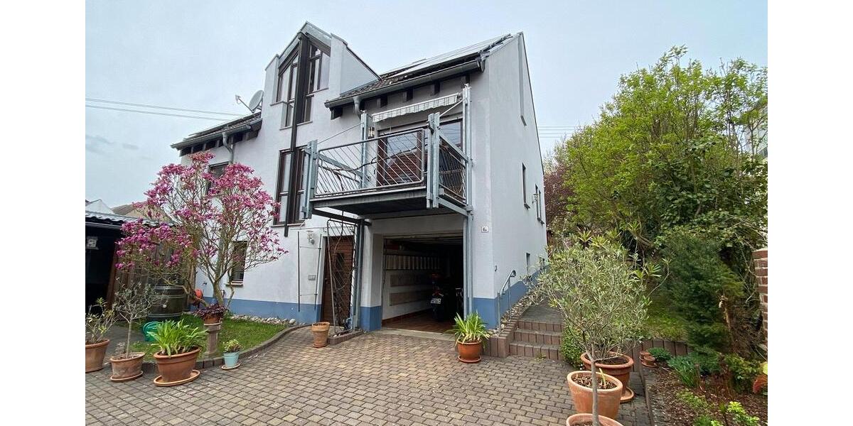 Etagenwohnung Idstein - 4 Zimmer, 130 m&sup2;, 1.300&euro; | Angebot:26482961