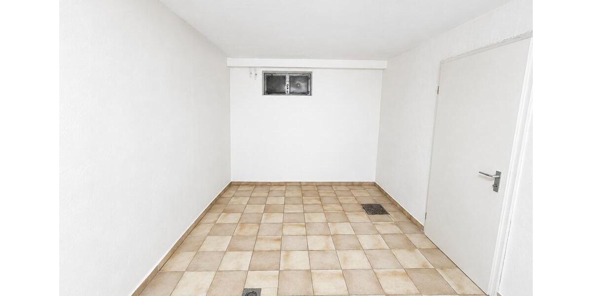 Etagenwohnung Kenn - 2 Zimmer, 83 m&sup2;, 620&euro; | Angebot:26699984