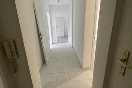 *Erstbezug nach Sanierung* Helle 4-Zimmer Wohnung im 1. OG in OF zimmer
