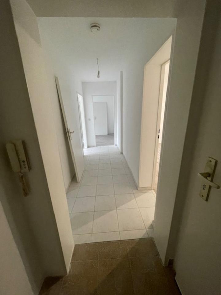 *Erstbezug nach Sanierung* Helle 4-Zimmer Wohnung im 1. OG in OF zimmer