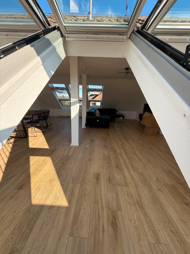 Großzügige 3-Zimmer Dachgeschosswohnung in Lustheide zimmer