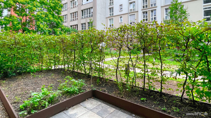 Modernes Wohnen an der Spree: 2-Zi.-Neubau mit Terrasse und Garten