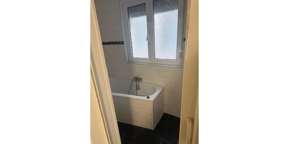 Erdgeschoßwohnung Villingen-Schwenningen Schwenningen - 3 Zimmer, 70 m&sup2;, 1.070&euro; | Angebot:25510138