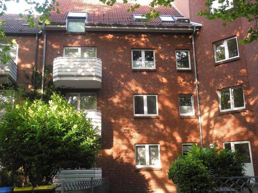 Möblierte 2-Zimmer Whg mit Balkon & Tiefgarage in Hamburg-Wandsbeck befristet min 12max 24 Monate