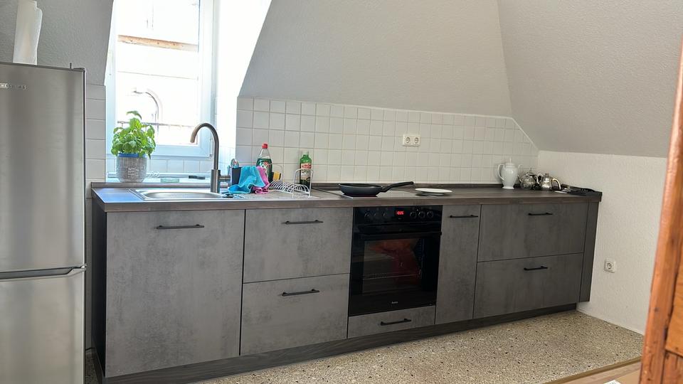 Dachgeschoßwohnung Wiesbaden Mainz-Kostheim - 2 Zimmer, 47 m&sup2;, 850&euro; | Angebot:25440027