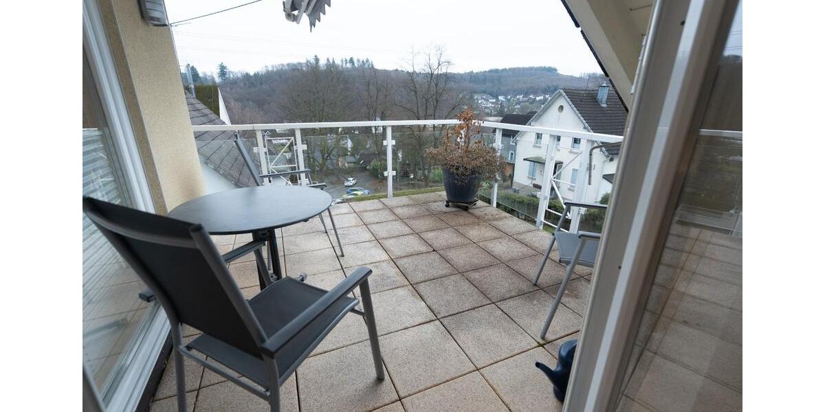 Dachgeschoßwohnung Hilchenbach - 3 Zimmer, 93 m&sup2;, 900&euro; | Angebot:25974797