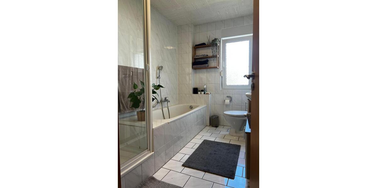 Etagenwohnung Homburg - 2 Zimmer, 65 m&sup2;, 600&euro; | Angebot:26638471