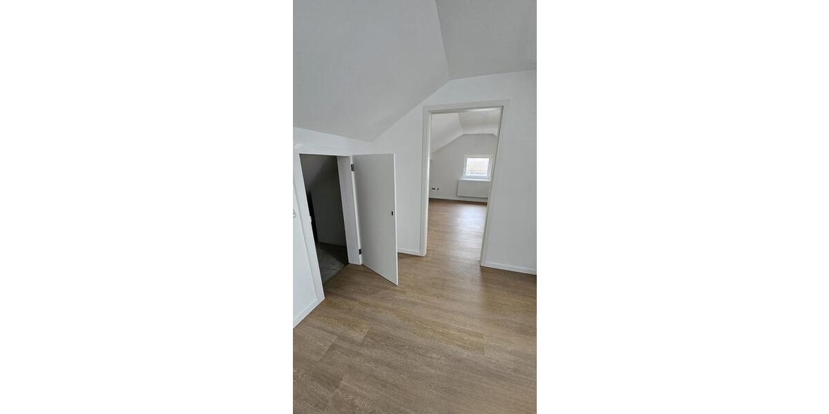 Etagenwohnung Hagenbach - 3 Zimmer, 110 m&sup2;, 1.550&euro; | Angebot:26621589