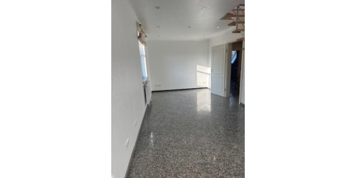 Dachgeschoßwohnung Kiel Elmschenhagen - 3 Zimmer, 104 m&sup2;, 1.200&euro; | Angebot:25717953