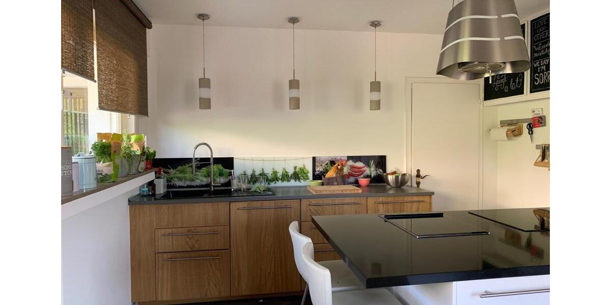 Einfamilienhaus Gummersbach - 6 Zimmer, 250 m&sup2;, 1.950&euro; | Angebot:25216498