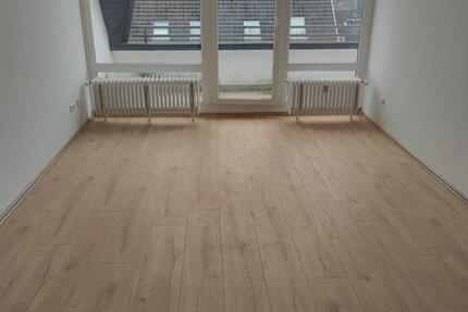 Frisch sanierte 3-Zimmer-Wohnung mit Balkon Nähe ADAC zimmer