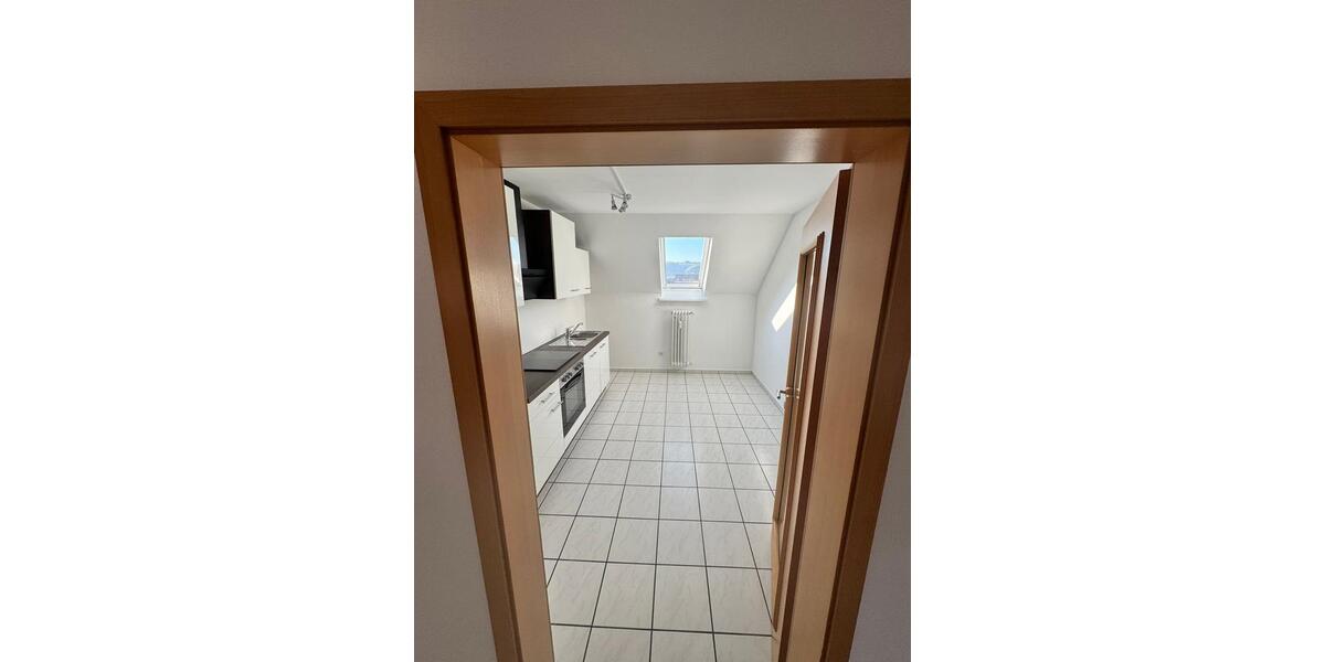 Dachgeschoßwohnung Konz - 4 Zimmer, 85 m&sup2;, 1.050&euro; | Angebot:26323508